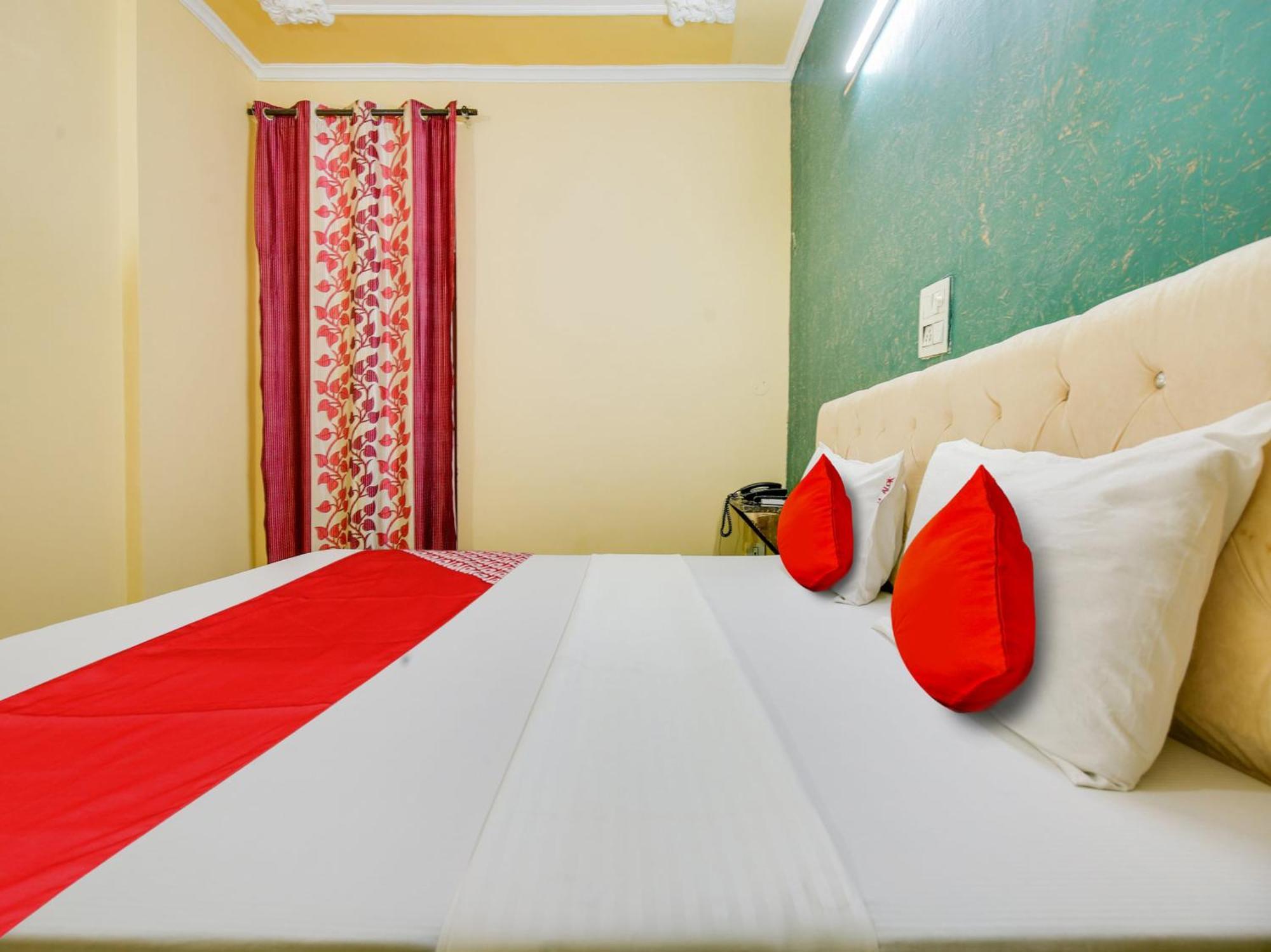 Hotel O Alok Palace Chandīgarh Екстериор снимка